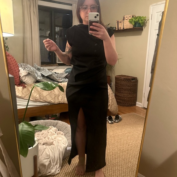 NEW ASOS DESIGN structured high neck midi in black - Picture 3 of 3